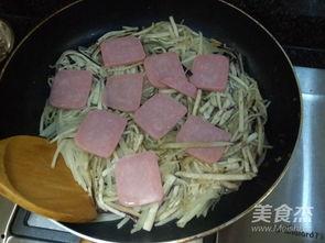 吃瓜饼大妈视频,揭秘民间美食制作全过程